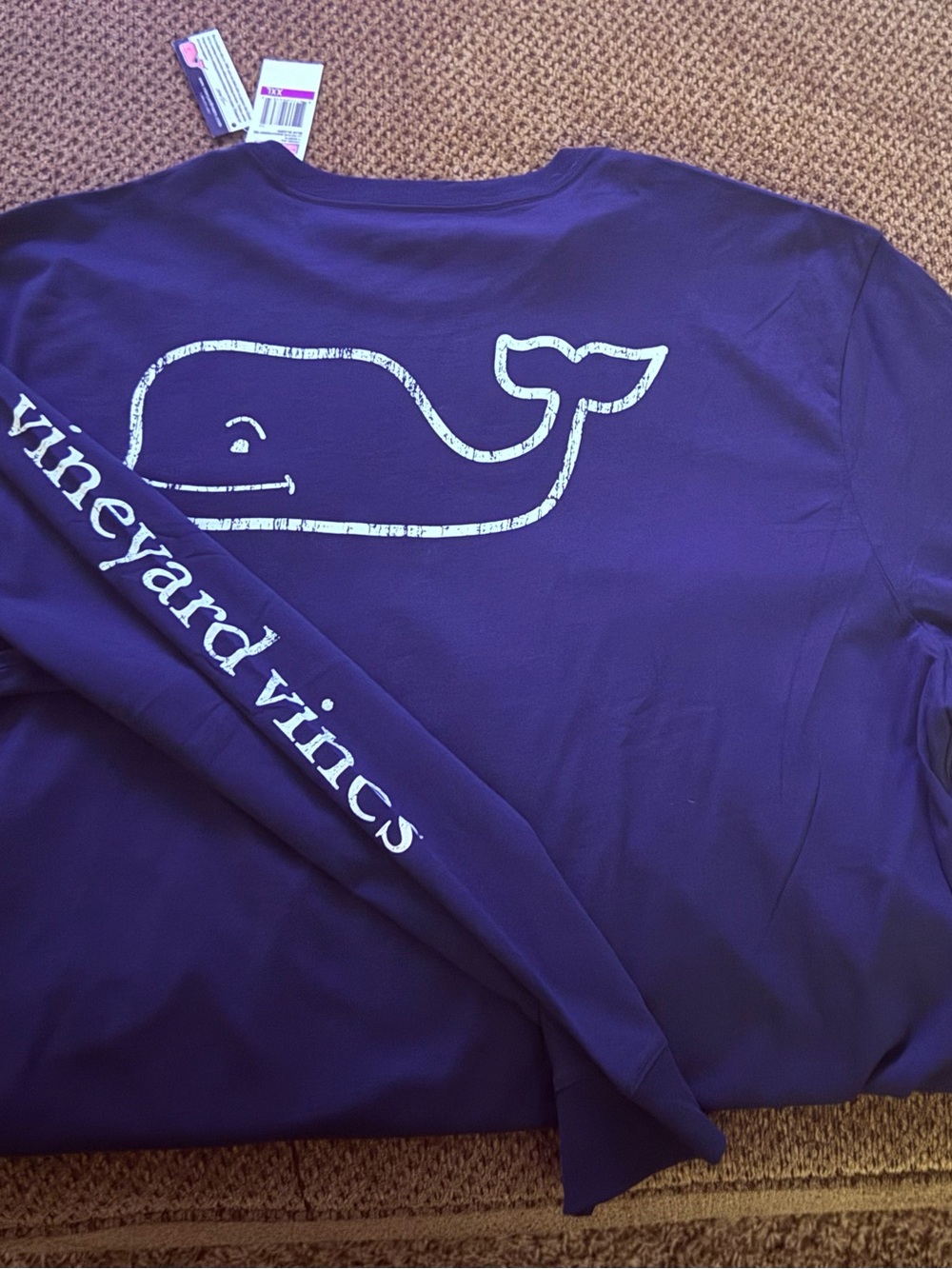 Vineyard Vines Dark Blue Whale Long Sleeve Tee. Unisex and NWT